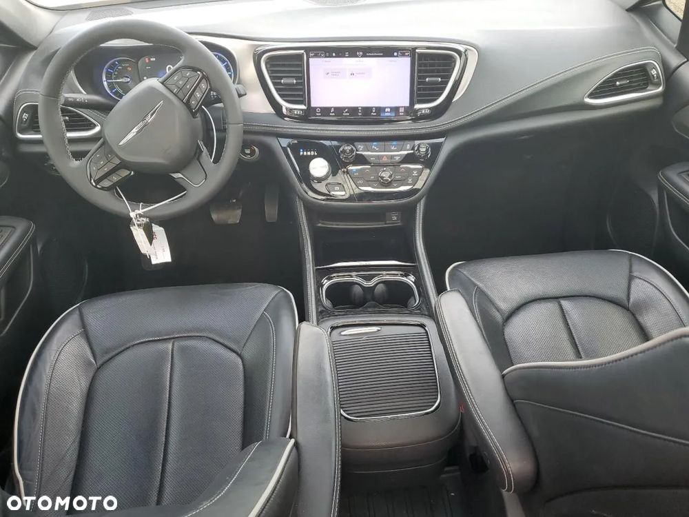 Chrysler Pacifica - 7