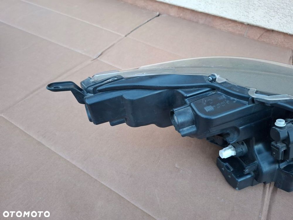 LAMPA PRZEDNIA TOYOTA YARIS IV FULL LED ORYGINAŁ - 6