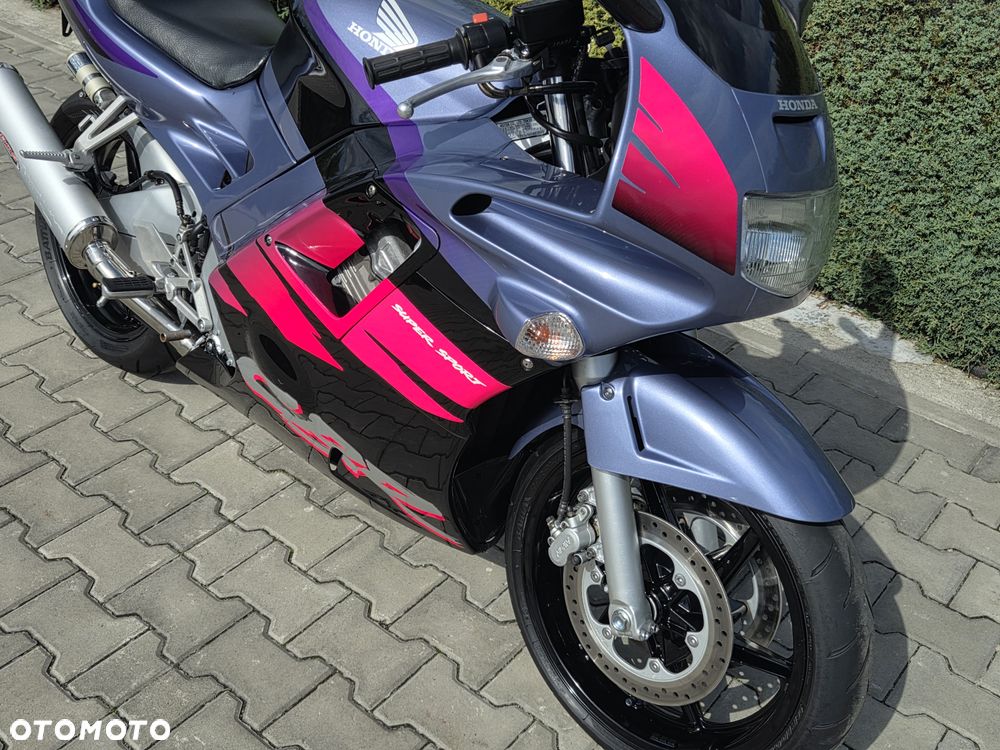 Honda CBR - 15
