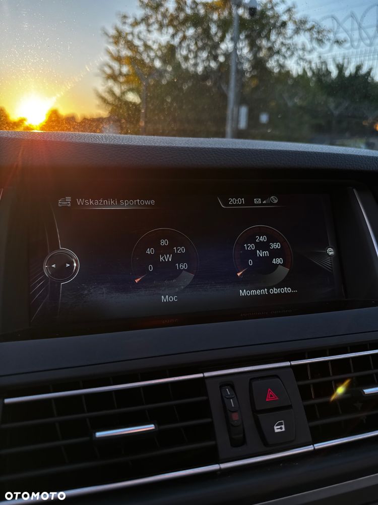 BMW Seria 5 525d xDrive Luxury Line - 14