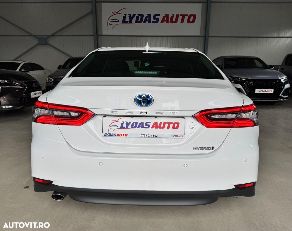 Toyota Camry 2.5 Hybrid Dynamic - 3