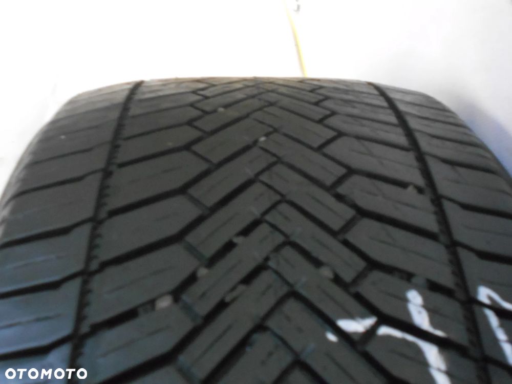OPONA POJEDYNKA 225/45R17 TYFOON ALL-SEASON 6 DOT 0524 6.3MM - 2