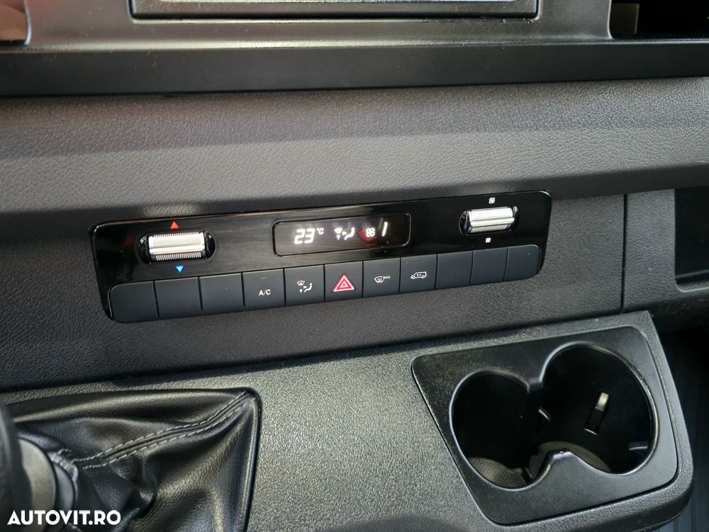 Mercedes-Benz Sprinter - 9