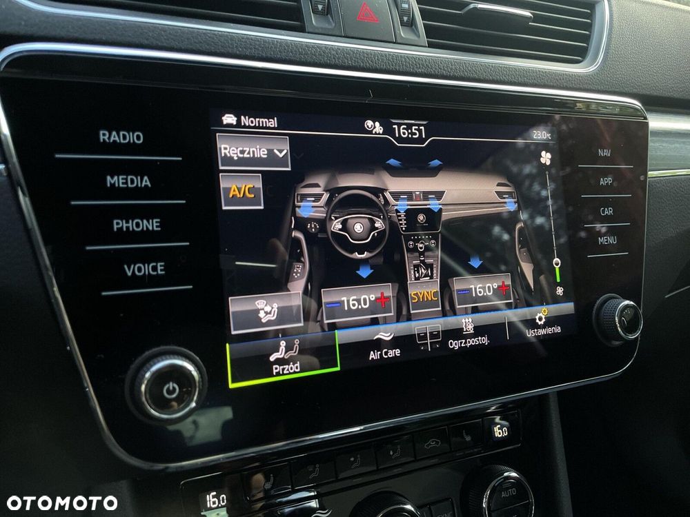 Skoda Superb 2.0 TDI SCR Style DSG - 23