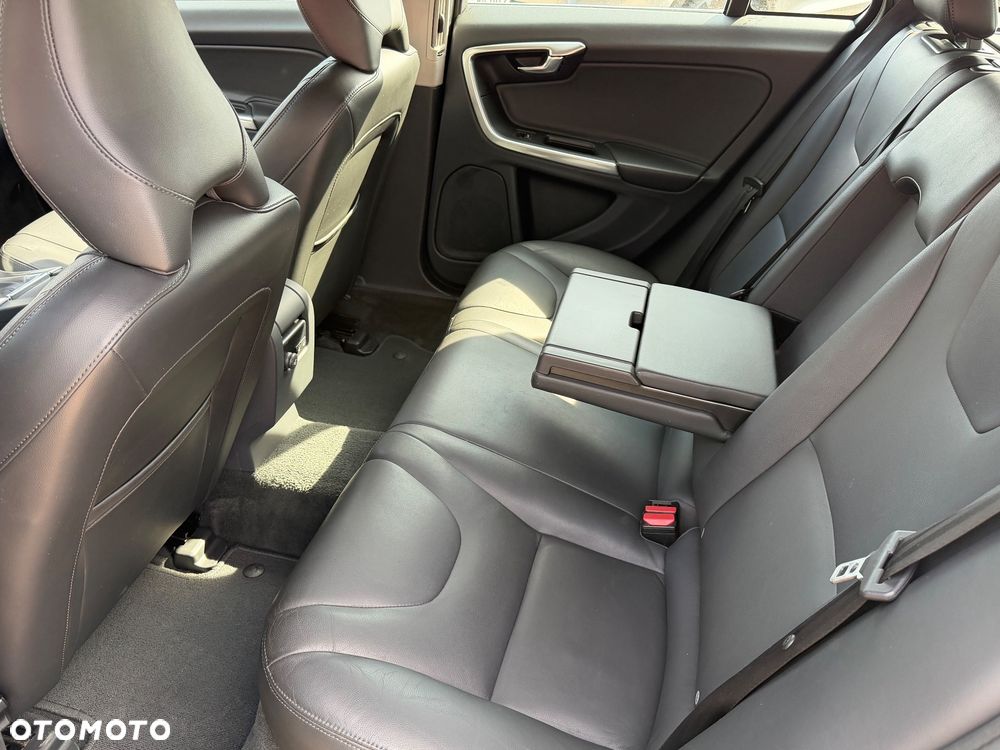 Volvo V60 D3 Drive-E Momentum - 7