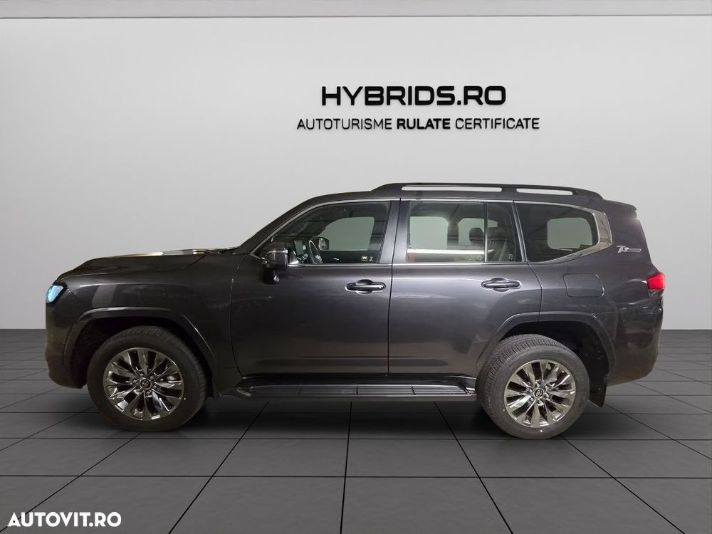 Toyota Land Cruiser 300 - 2