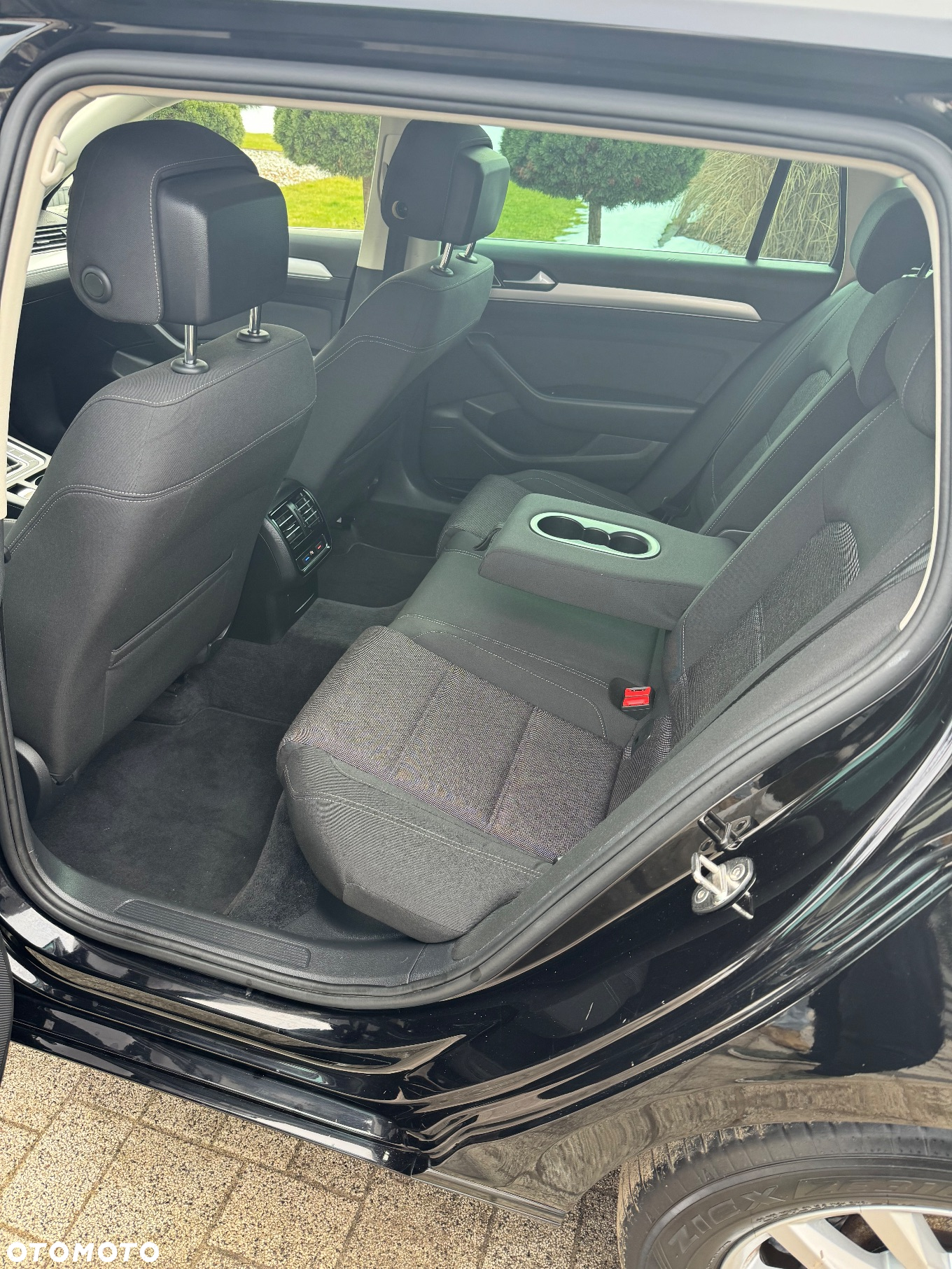 Volkswagen Passat Variant 1.6 TDI SCR DSG Comfortline - 18