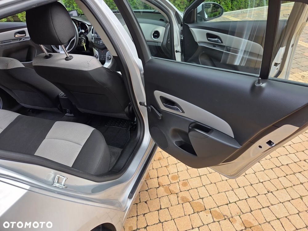 Chevrolet Cruze 1.6 LS - 11