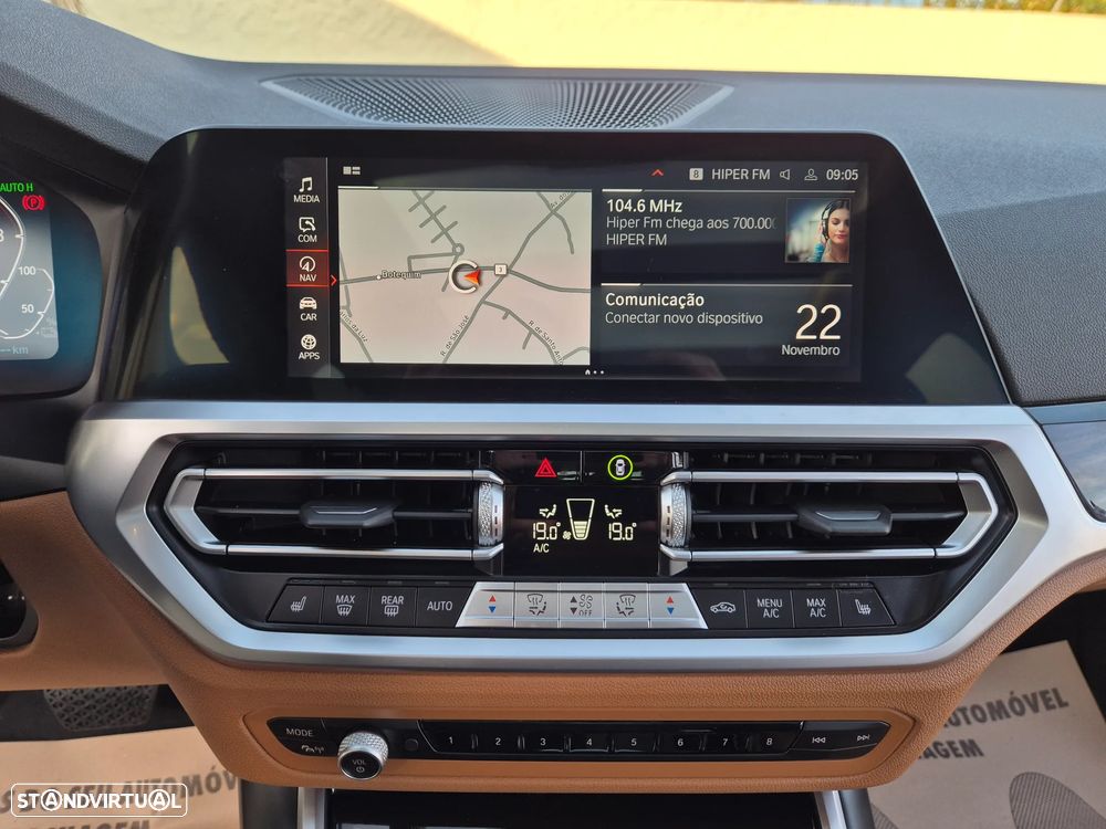 BMW 320 e Touring Line Luxury Auto - 29