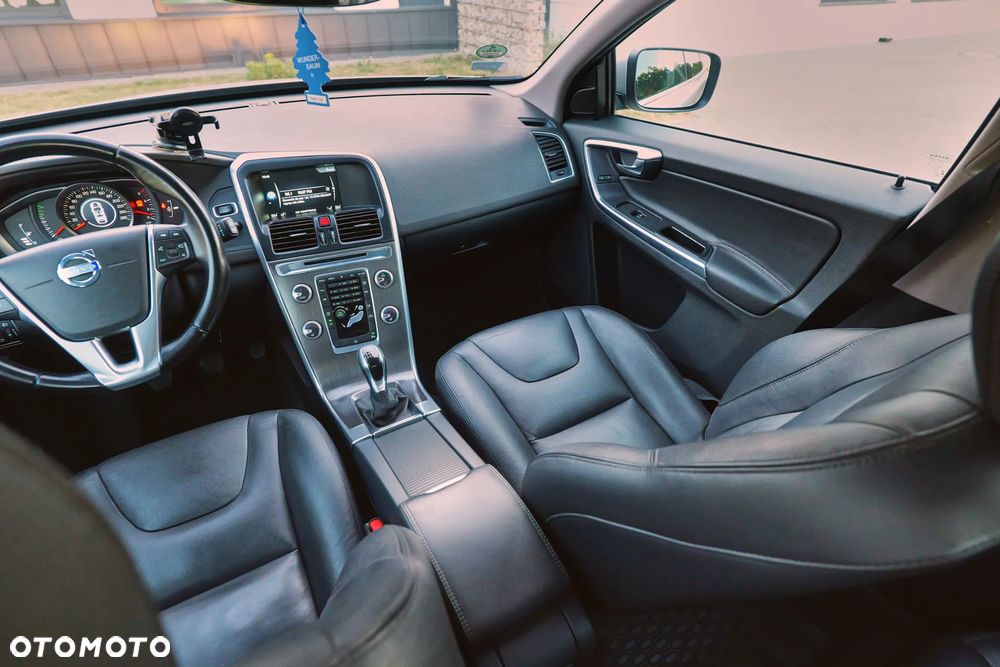 Volvo XC 60 D4 Momentum - 34