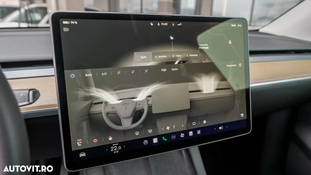 Tesla Model Y Long Range Dual Motor AWD - 16