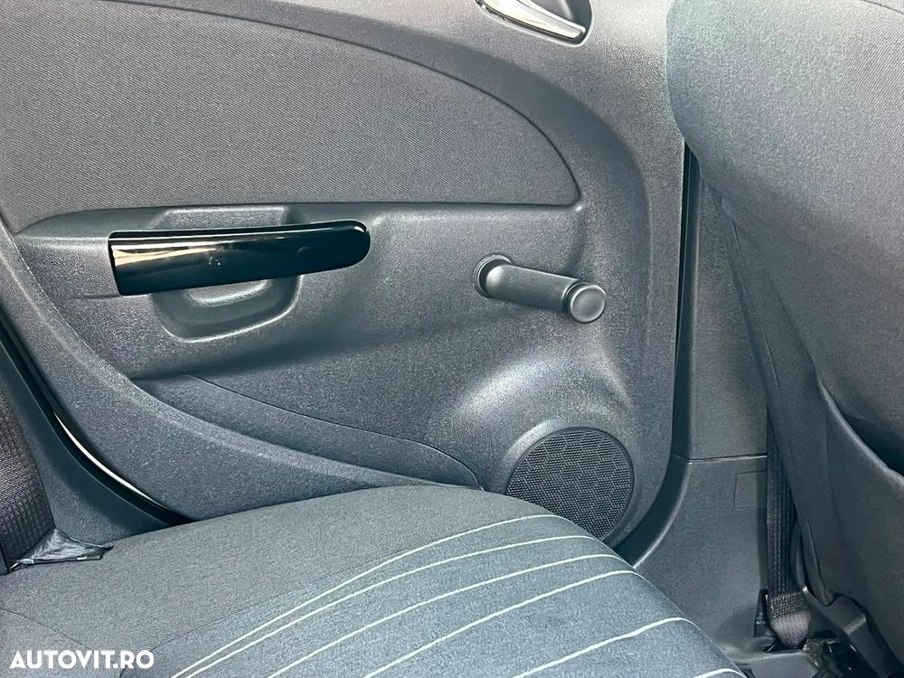 Opel Corsa 1.4 Cosmo - 30