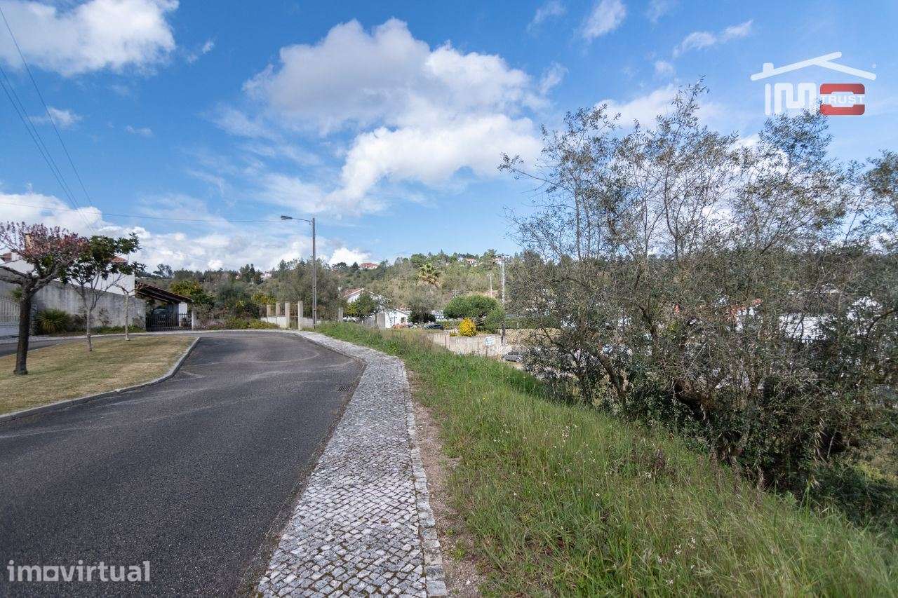 Terreno Urbano em zona privilegiada de Ourém, - Grande imagem: 2/14