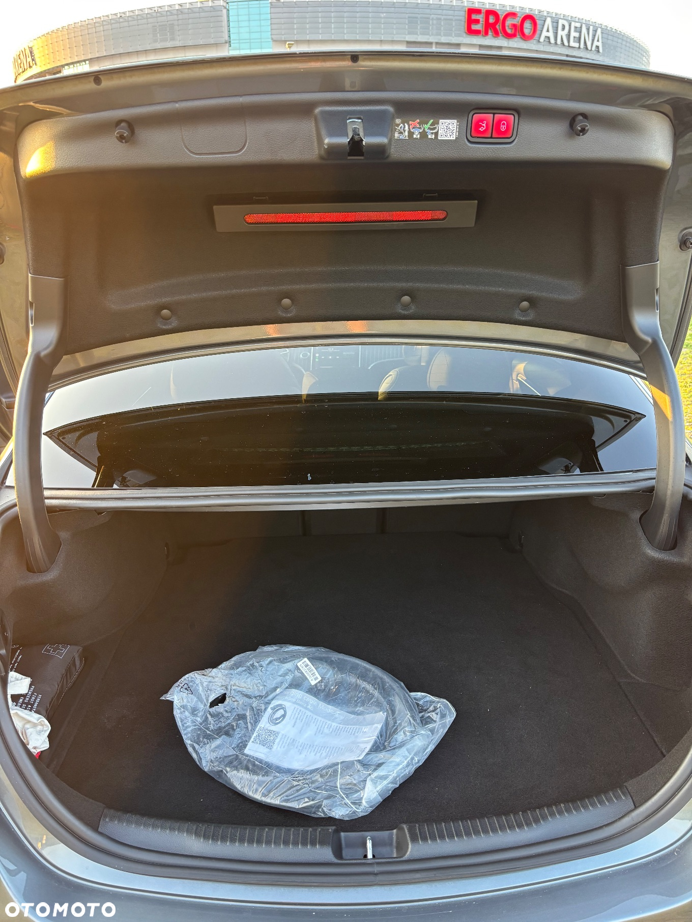 Mercedes-Benz Klasa C 300 e PHEV 4-Matic Avantgarde - 40