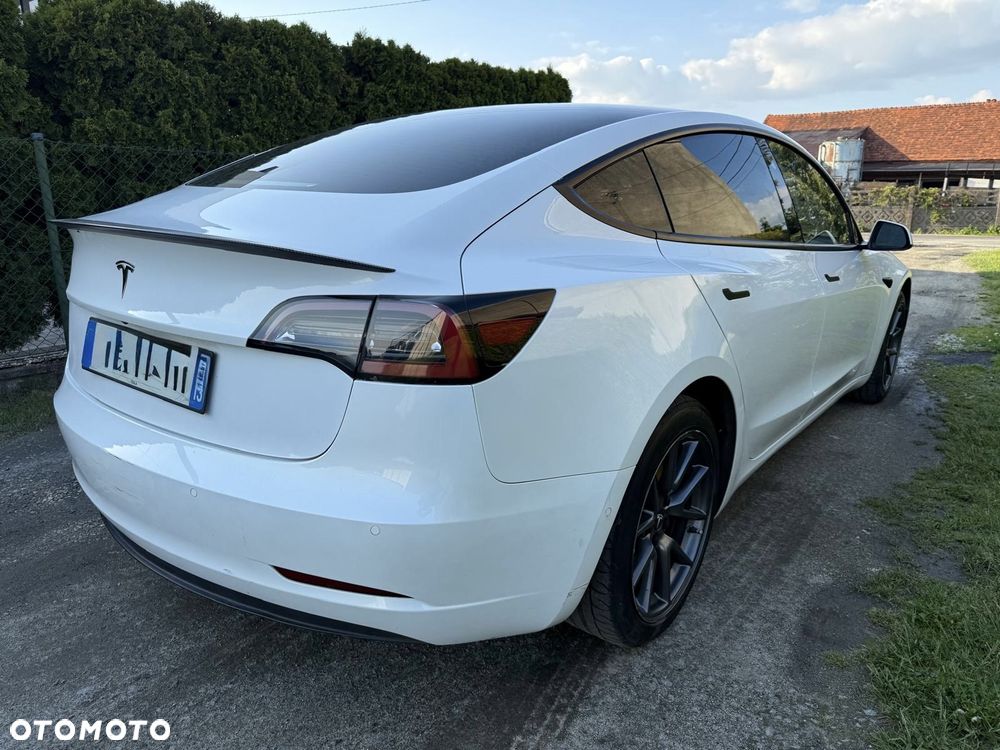 Tesla Model 3 Standard Range Plus - 3