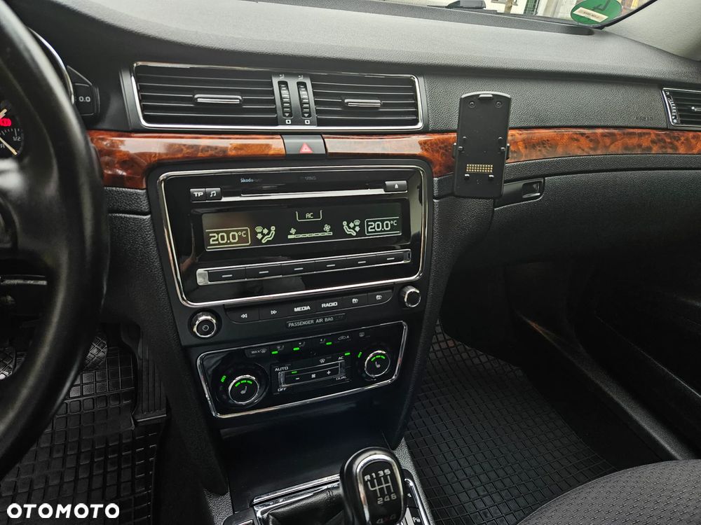 Skoda Superb 2.0 TDI 4x4 Elegance - 24