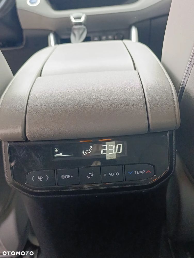 Toyota Highlander 2.5 Hybrid Executive - 15