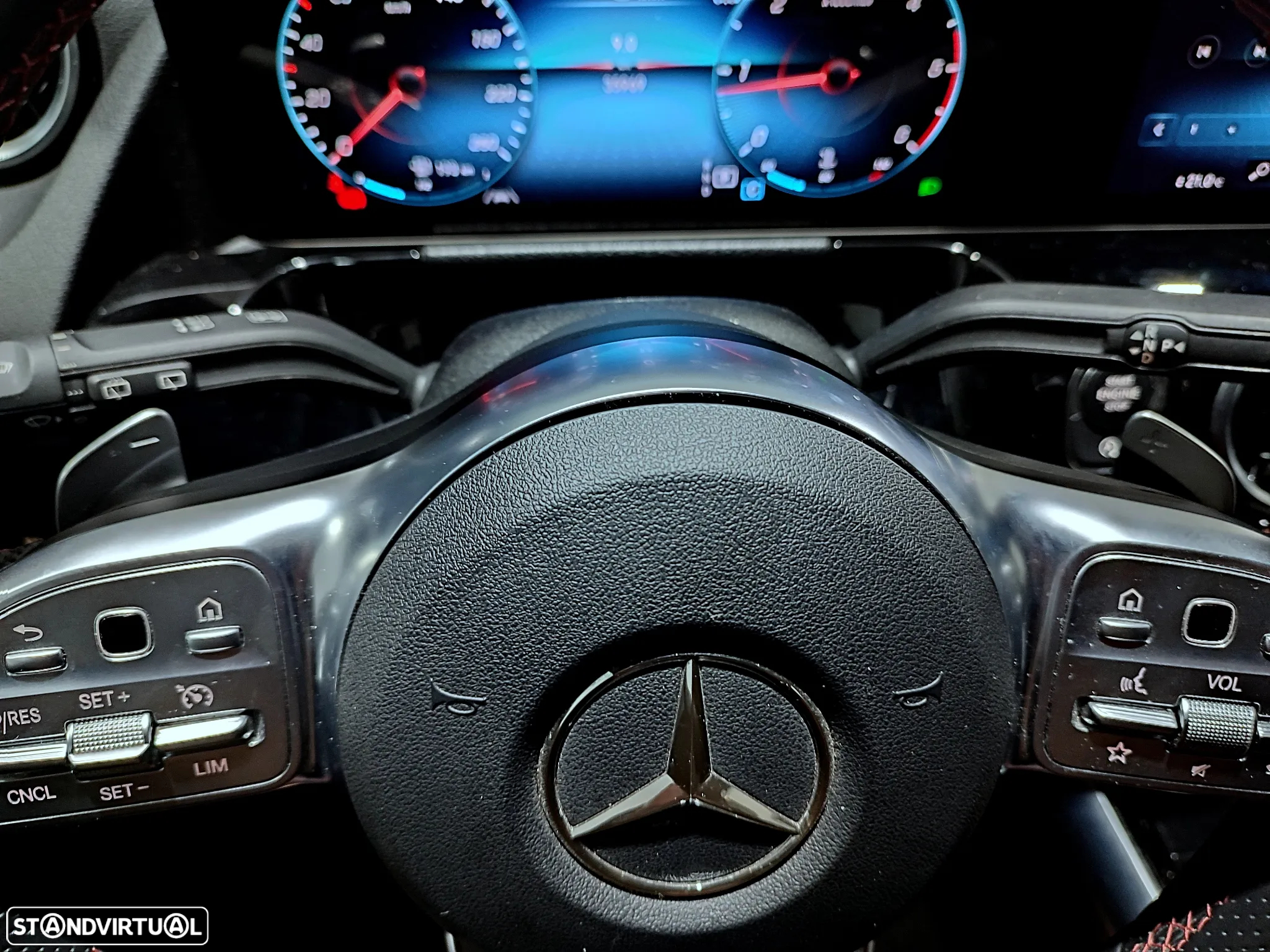Mercedes-Benz GLA 180 - 21