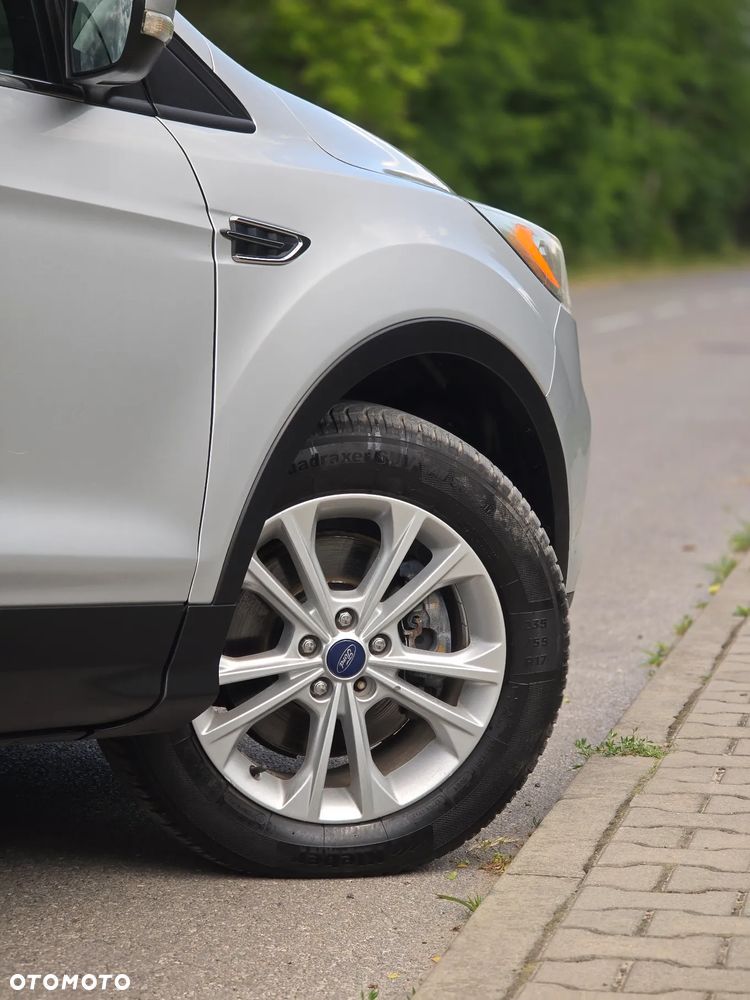Ford Kuga 2.0 TDCi 2x4 Titanium - 36