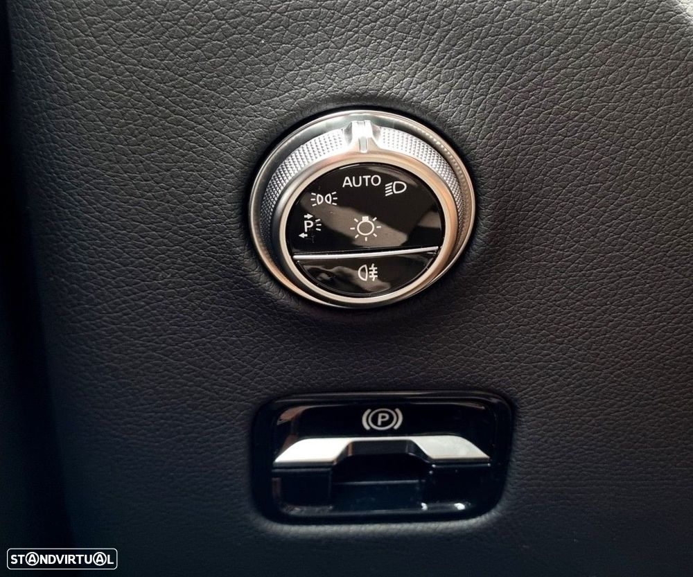 Mercedes-Benz GLC 300 e 4Matic - 29