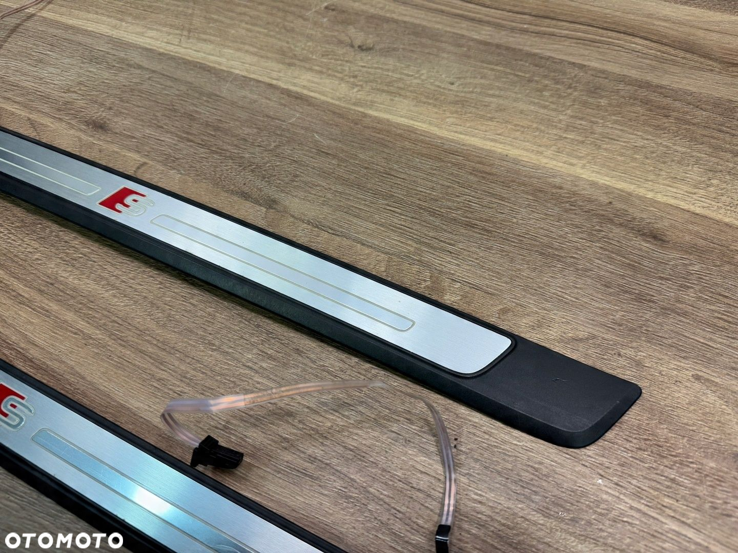LISTWA PROGOWA NAKŁADKA LED PRAWA AUDI A4 S4 B9 8W0947418 S-LINE - 5