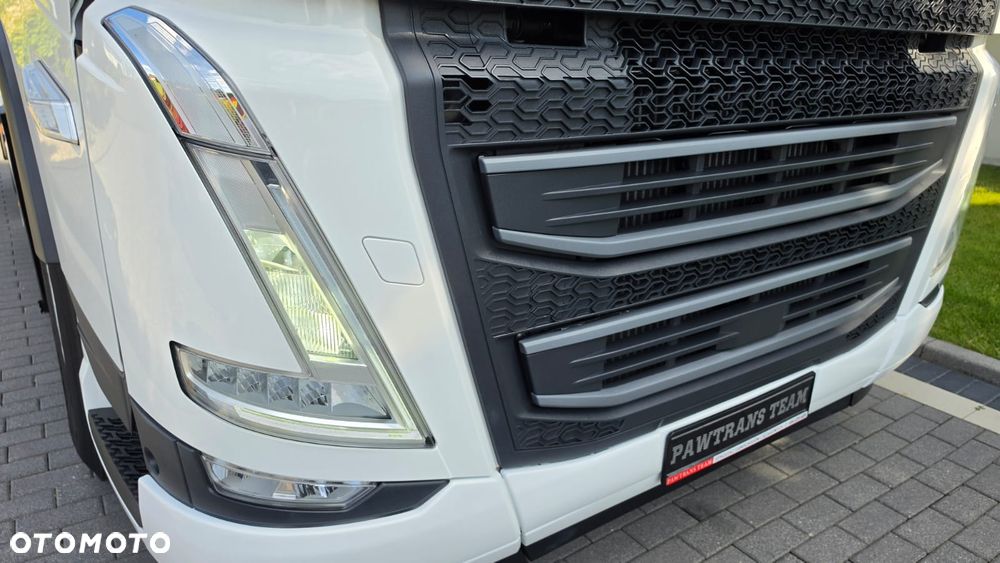 Volvo ///FH///500///2022///GLOBETROTTER/// XXL///FULL LED///VIRTUAL COCPIT/// TABLET///KLIMATYZACJA POSTOJOWA/// ZABUDOWY MIĘDZYOSIOWE///WAGA/// KAMERA///STAN BARDZO DOBRY - 12