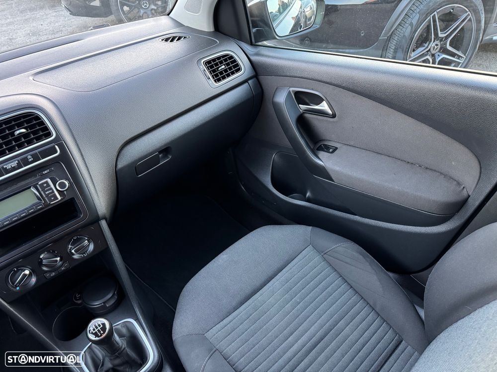 VW Polo 1.6 TDI Confortline BlueMotion - 13