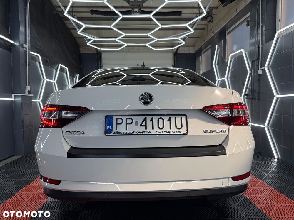 Skoda Superb 2.0 TDI Ambition - 8