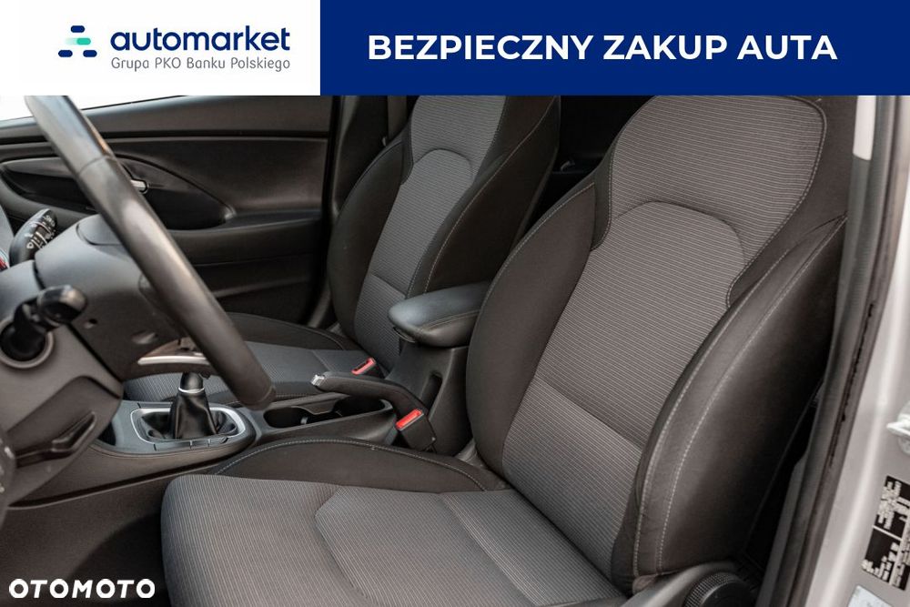 Hyundai i30 1.5 DPI Classic + - 7