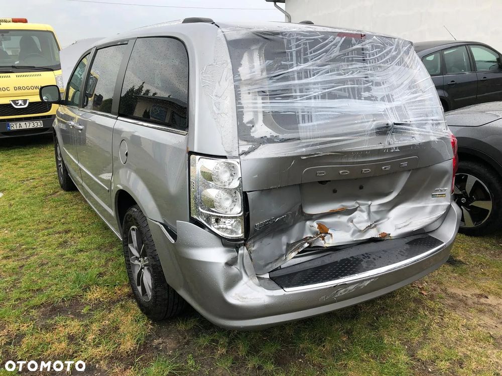 Dodge Grand Caravan - 9