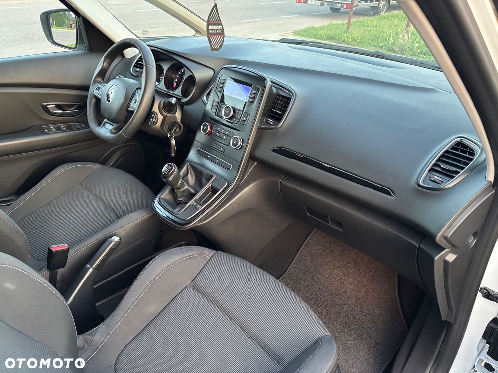 Renault Scenic - 11
