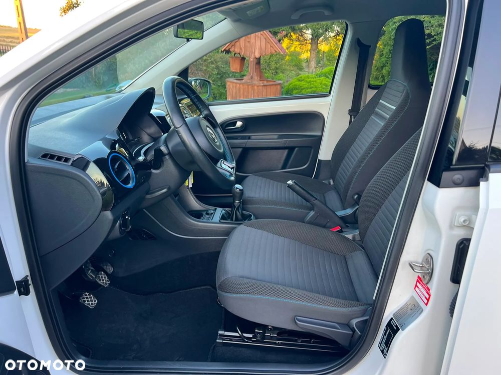 Volkswagen up! high - 14