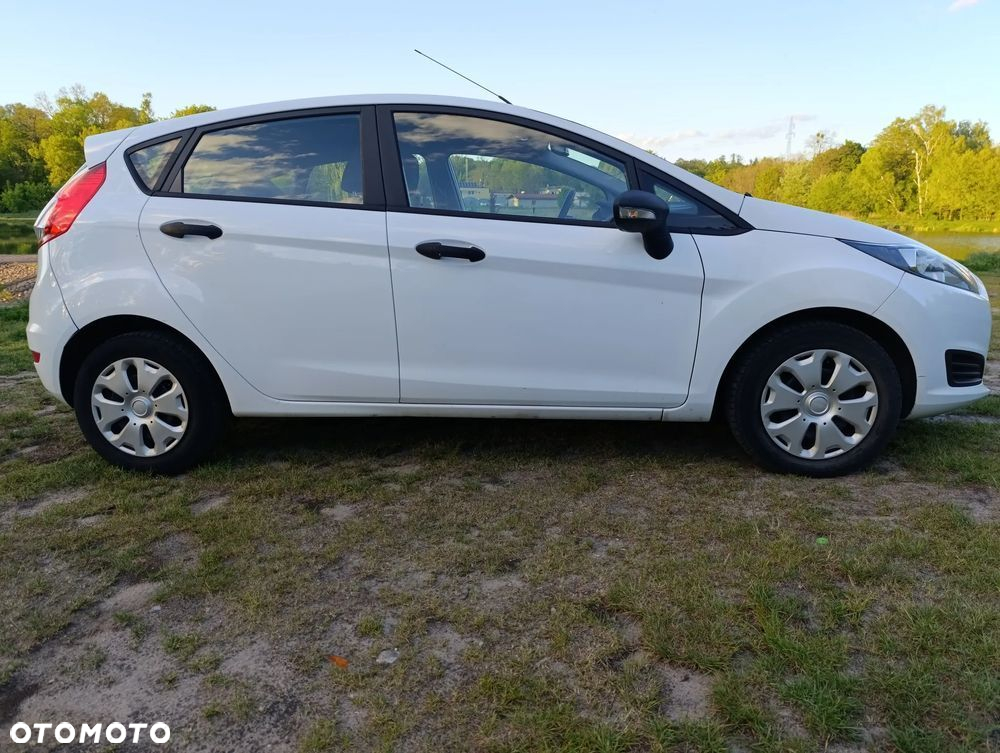 Ford Fiesta 1.5 TDCi Ambiente - 10