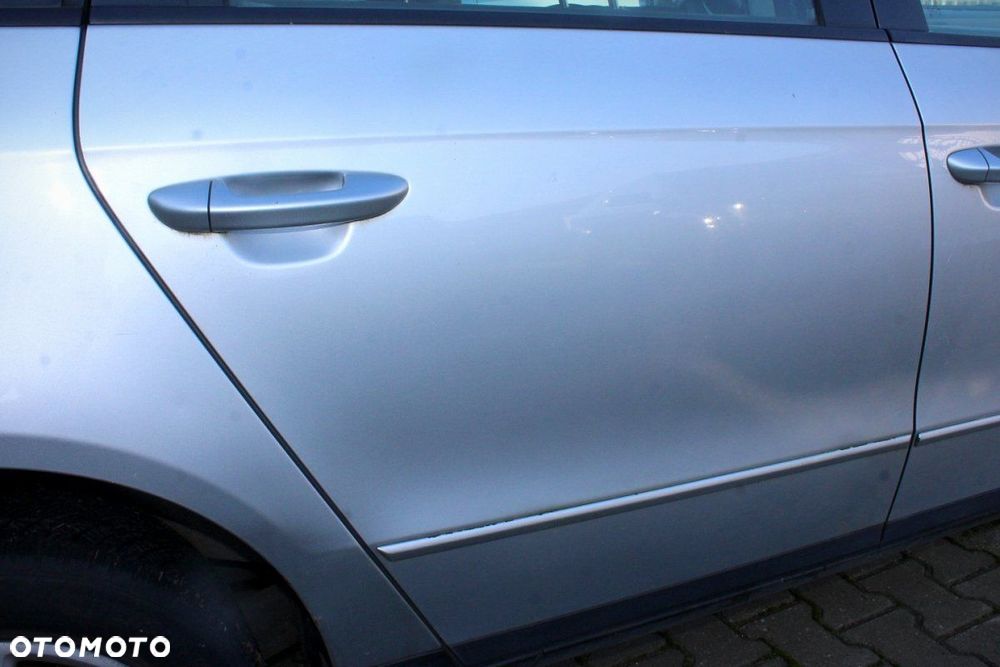 VW Passat B6 2010 2.0TDI CBAB Kombi (MASKA, ZDERZAK, LAMPA, BŁOTNIK, DRZWI, SZYBA, FOTEL) - 9