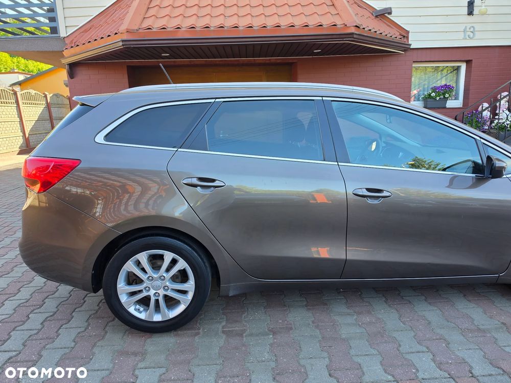 Kia Ceed 1.6 CRDi 128 ISG Spirit - 8