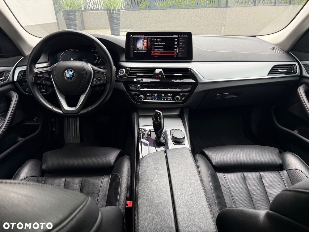 BMW Seria 5 518d Business Edition sport - 27