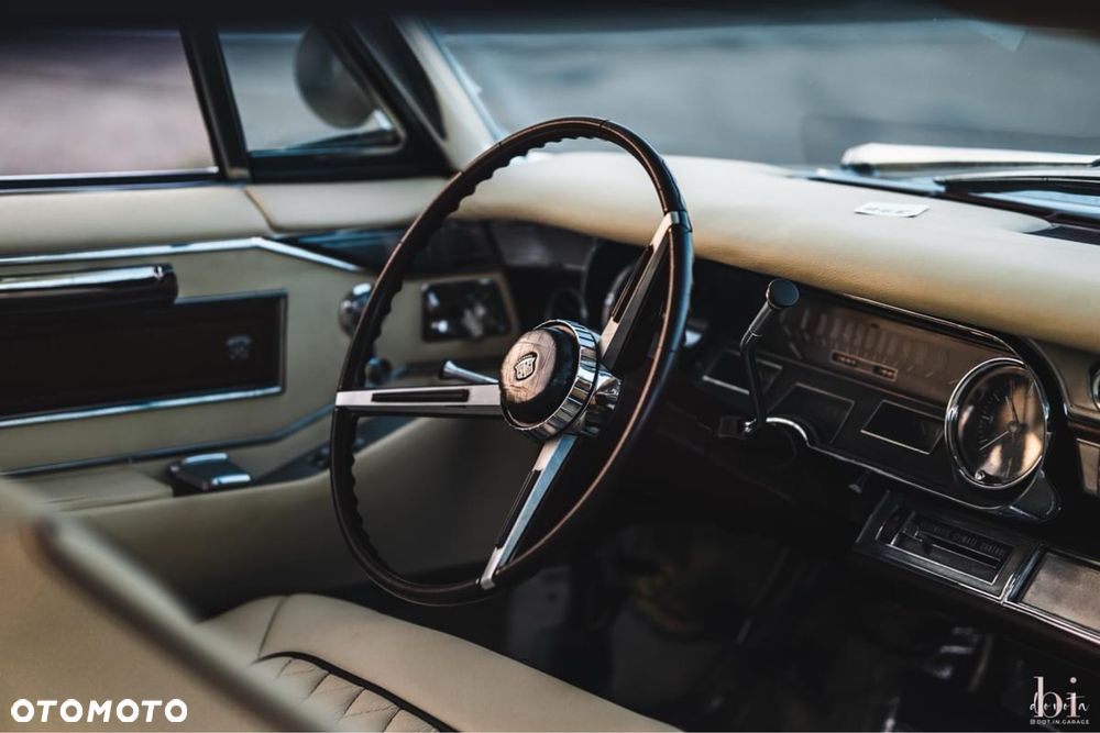 Cadillac Deville - 3