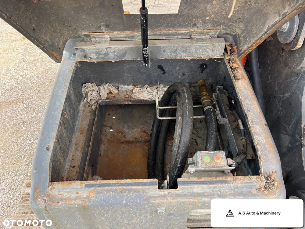 Hitachi ZX250LC-3 - 12