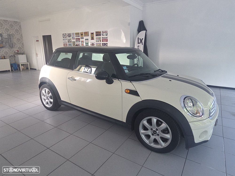 MINI 3 Portas Cooper D - 1
