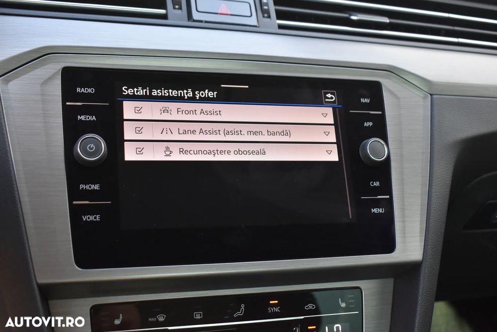 Volkswagen Passat 1.5 TSI ACT DSG Trendline - 14