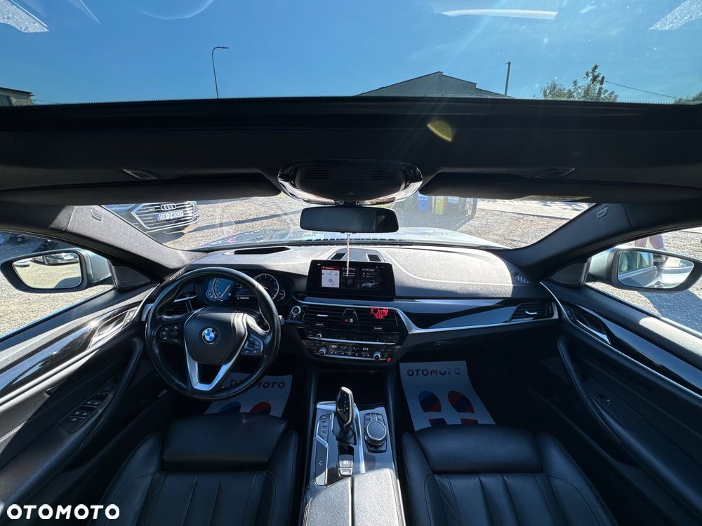 BMW Seria 5 530i Sport Line - 23