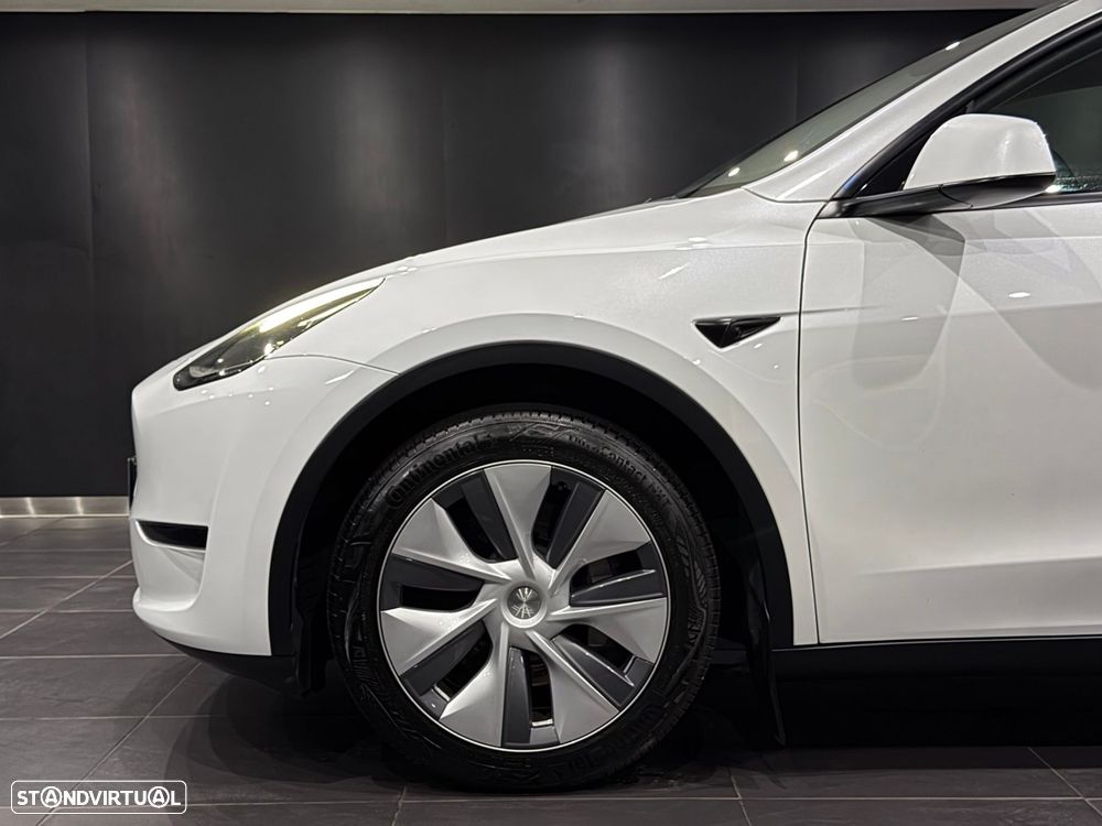 Tesla Model Y Long Range Dual Motor AWD - 4