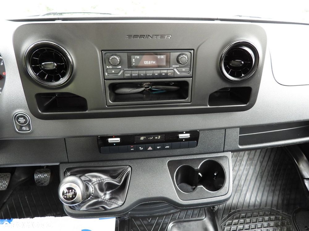 Mercedes-Benz SPRINTER 315 SKRZYNIA 8 PALET TEMPOMAT KLIMATYZACJA  150KM - 33