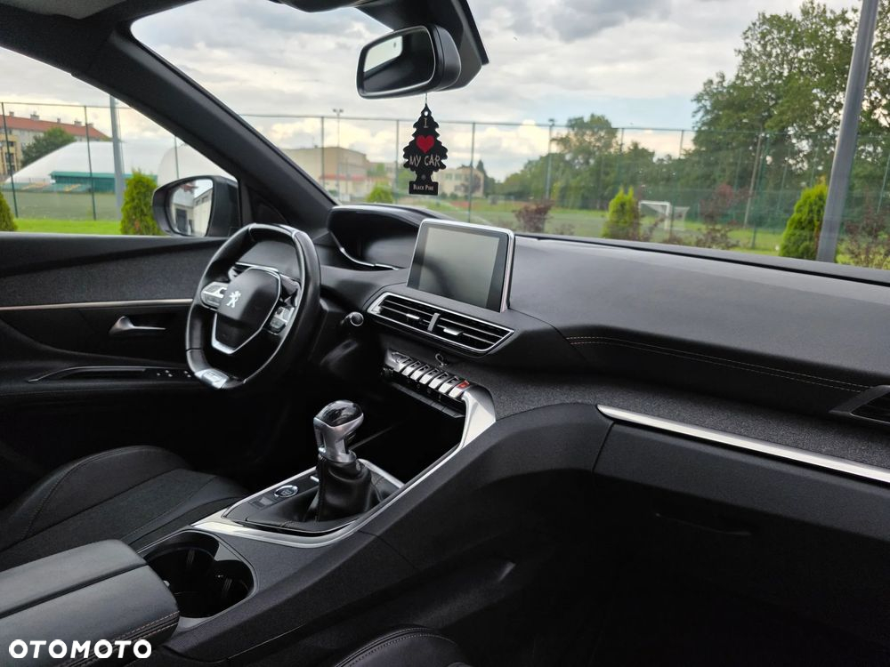 Peugeot 3008 1.5 BlueHDi GT S&S - 38
