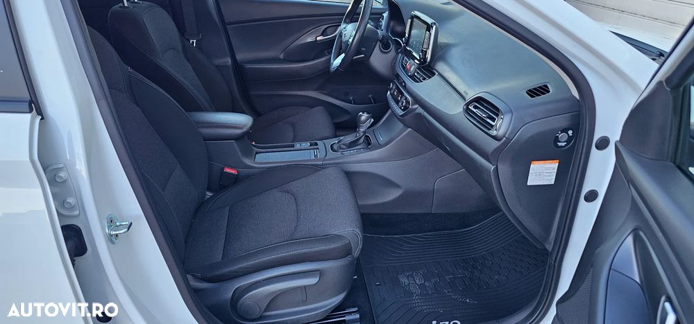 Hyundai i30 1.6 CRDI 48V-Hybrid DCT Prime - 13