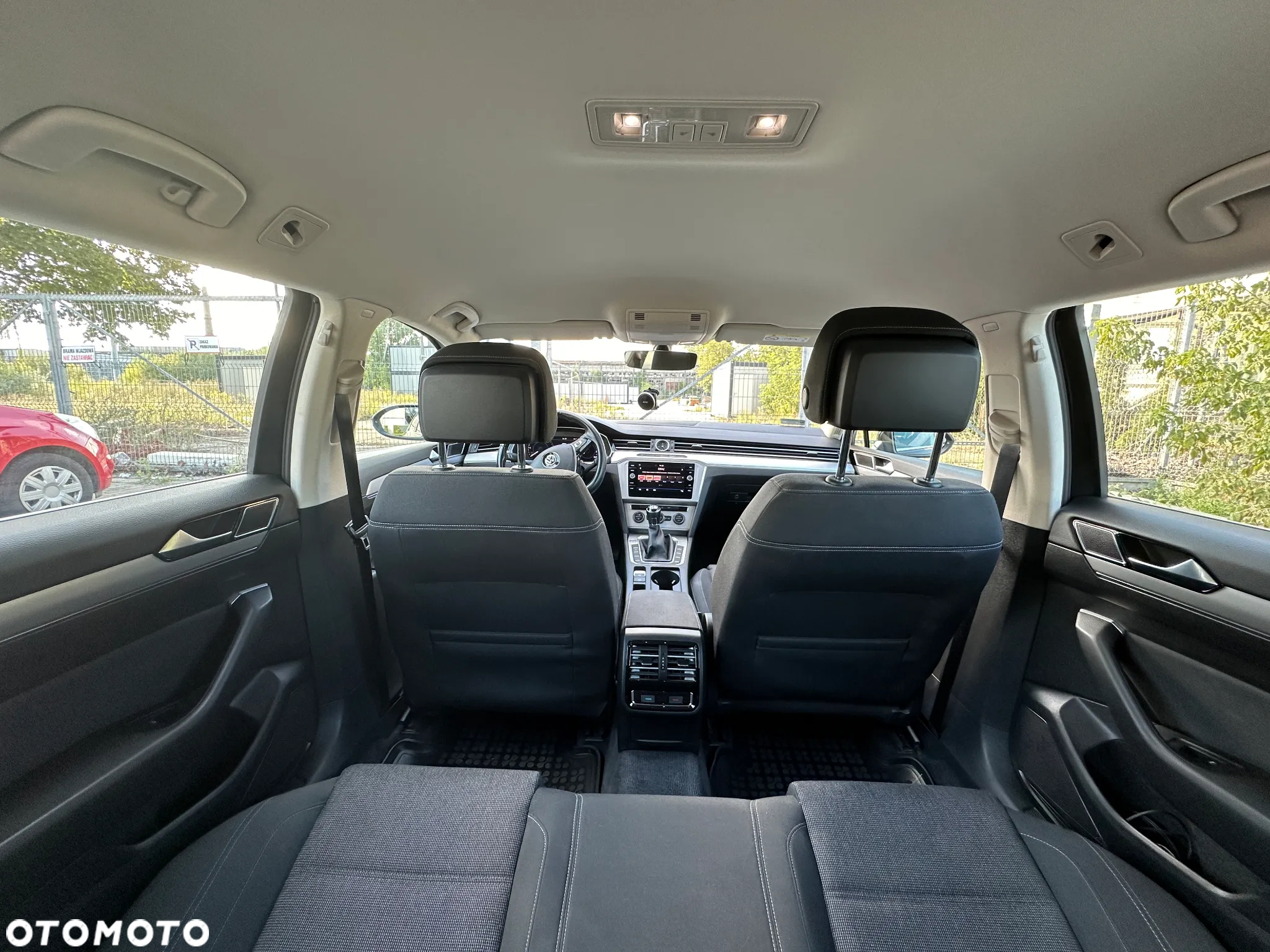 Volkswagen Passat - 14