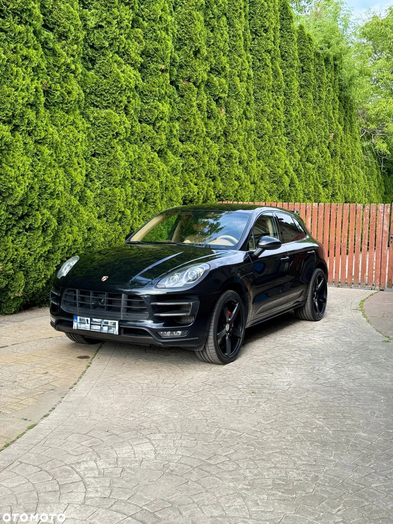 Porsche Macan Turbo - 1