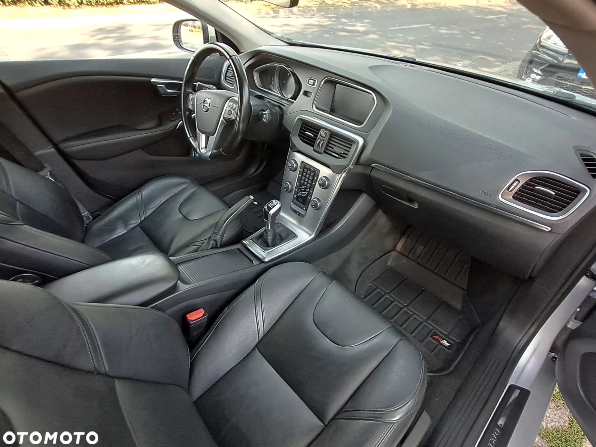 Volvo V40 D2 Drive-E Momentum - 25