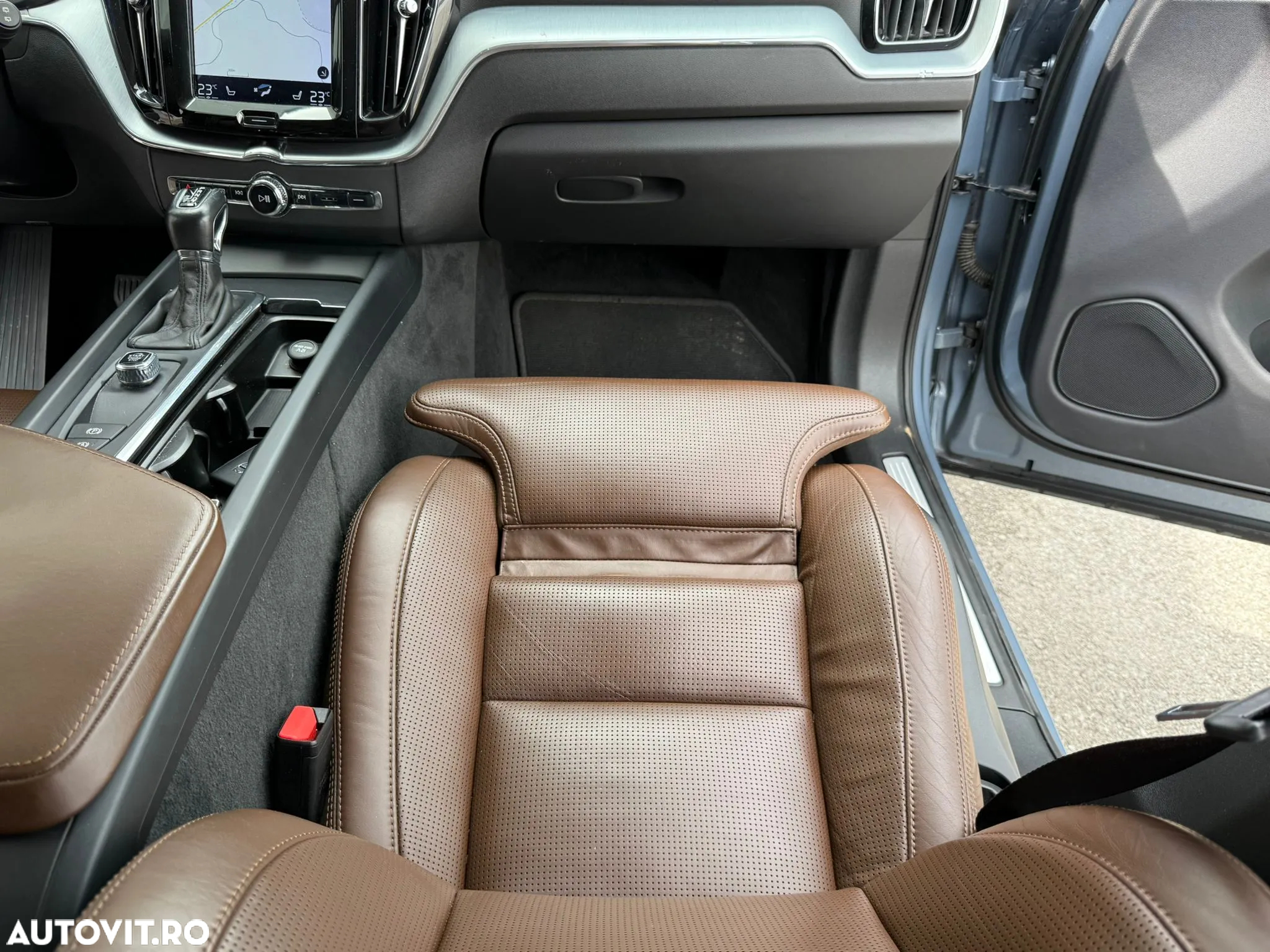 Volvo XC 60 D4 AWD Geartronic Momentum - 12