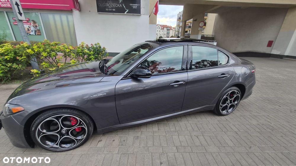 Alfa Romeo Giulia 2.0 Turbo 16V AT8-Q4 Veloce - 11